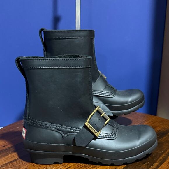 Hunter Black Boots with Gold Buckle w/Red Pouch Bundle - Picture 6 of 8